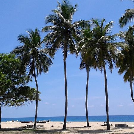 Naaval Beach Villa & Rooms Batticaloa Quarto foto