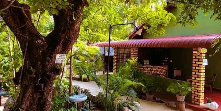 Naaval Beach Villa & Rooms Batticaloa Exterior foto